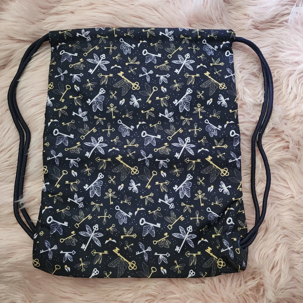 JuJuBe Harry Potter Drawstring Backpack flying keys limited edition